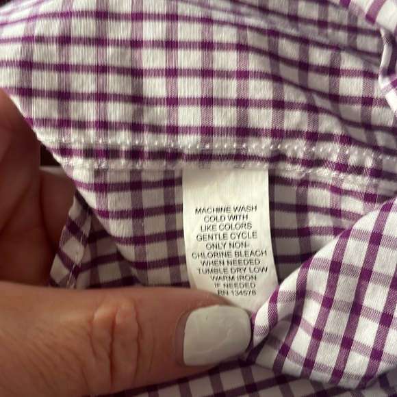 Men’s Vineyard Vines Classic Plaid button-down shirt, size Medium.  Worn once - Picture 6 of 10